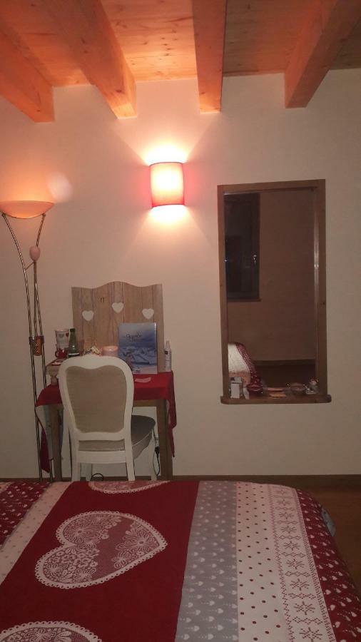 La Maison Des Coeurs Attignat-Oncin ภายนอก รูปภาพ